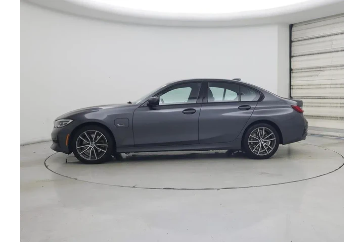 $27998 : BMW 3 Series 2022 330e 4dr S image 3