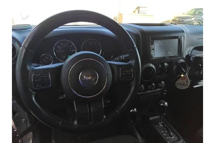 $16830 : Jeep Wrangler Unlimited 2015 image 9