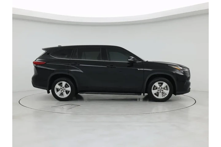 $27998 : Toyota Highlander 2021 LE 4d image 7