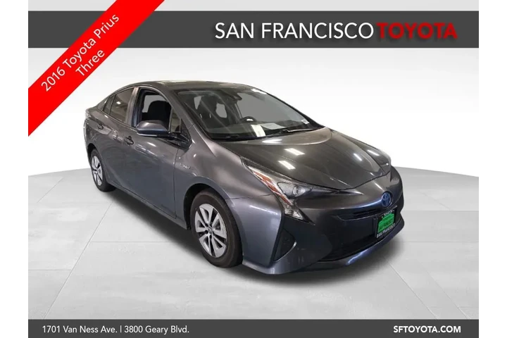 $15990 : 2016 Prius Three image 1