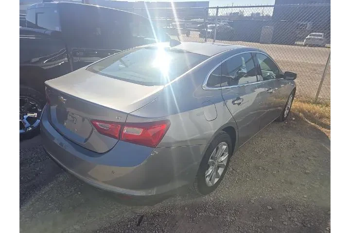 $17245 : Chevrolet Malibu 2024 LT 4dr image 3