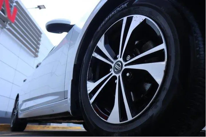 $17475 : Nissan Sentra 2023 SV 4dr Se image 8