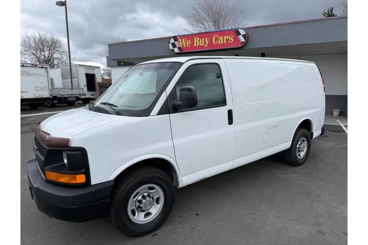 $16975 : 2014 Express 2500 image 2