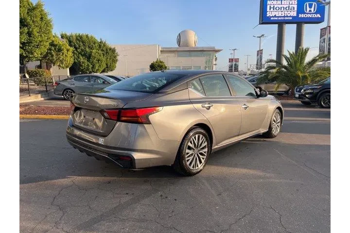 $17981 : Nissan Altima 2024 2.5 SV 4d image 6