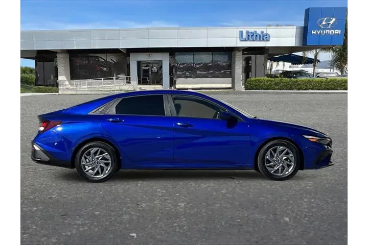 $17777 : Hyundai ELANTRA 2024 SEL 4dr image 9