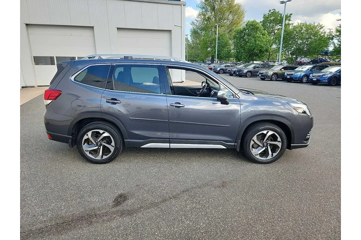 $29699 : Subaru Forester 2023 AWD Tou image 7