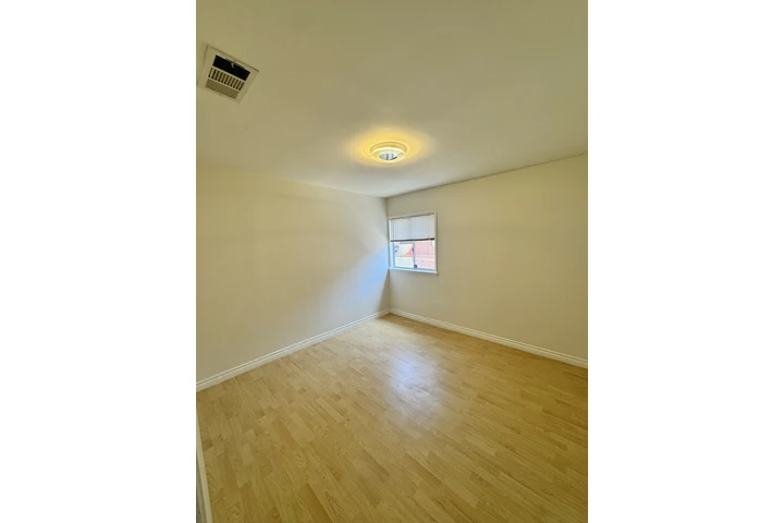 $3400 : Se renta casa en Van Nuys image 4