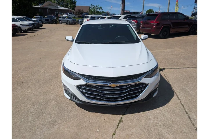 $21995 : 2023 Malibu image 2
