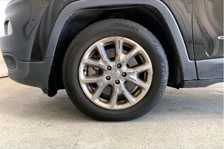 $13211 : Jeep Cherokee 2017 Latitude image 5