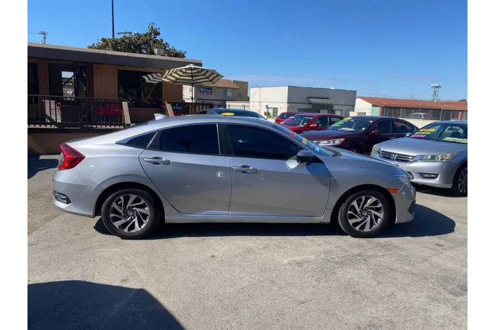 $15999 : 2018 Civic EX w/ Sensing image 4