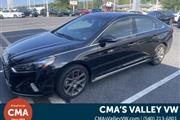 PRE-OWNED 2018 HYUNDAI SONATA en Madison WV