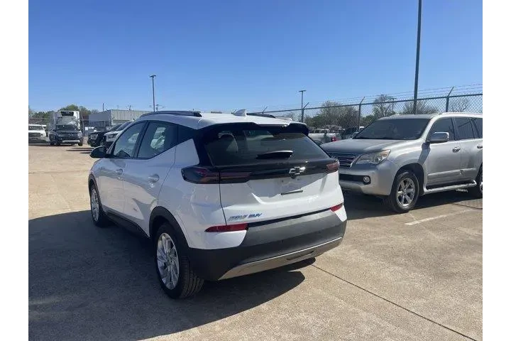$18759 : Chevrolet Bolt EUV 2023 LT 4 image 4