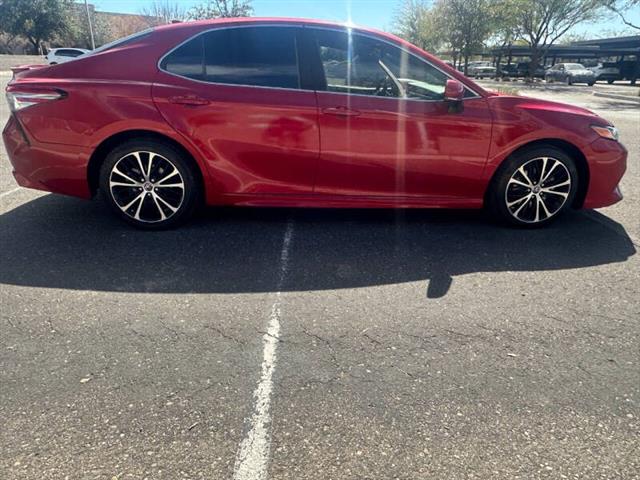 $16995 : 2019 Camry SE image 9