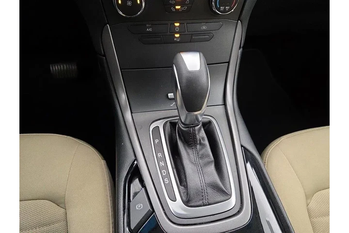 $13998 : Ford Edge 2017 AWD SE 4dr Cr image 9