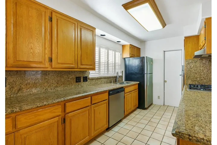 $2500 : 3 bedroom house in Lynwood image 3