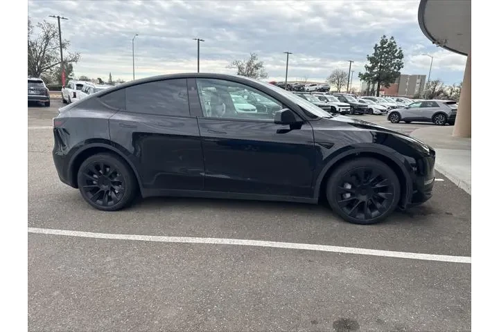 $39988 : Tesla Model Y 2024 AWD Long image 4