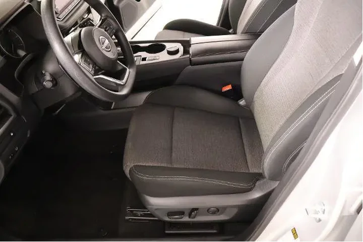 $20174 : Nissan Rogue 2023 AWD SV 4dr image 10
