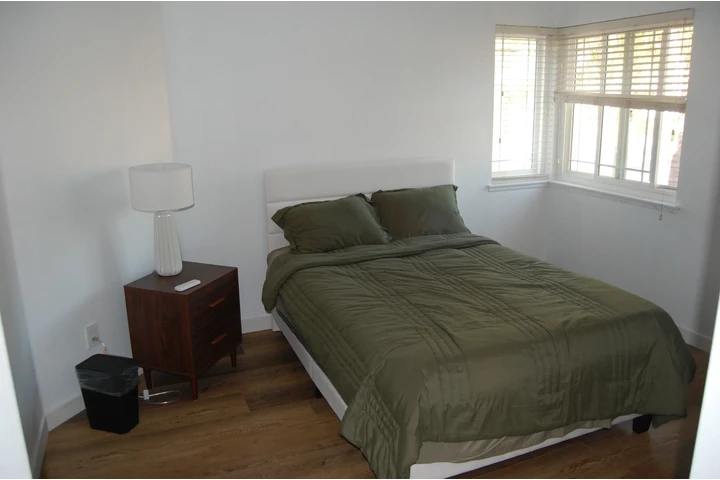 $850 : Cuarto Amoblado image 2