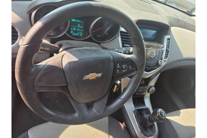 $5777 : 2015 Cruze L Manual image 6