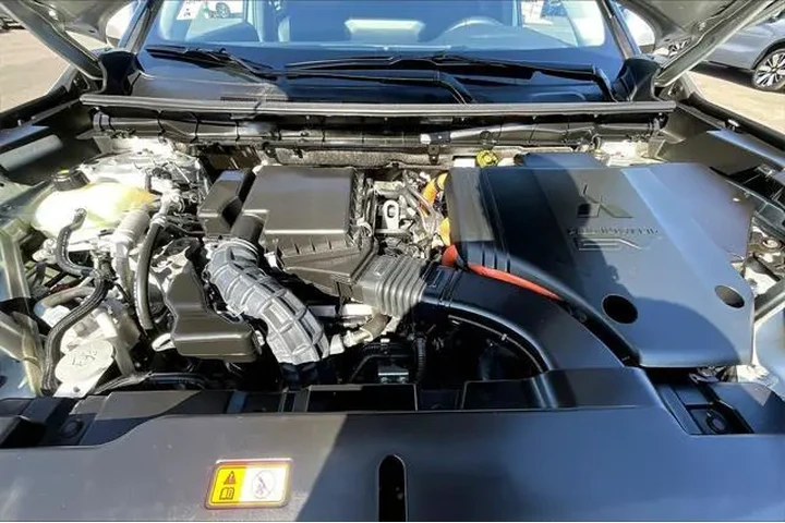 $25998 : Mitsubishi Outlander PHEV 20 image 10