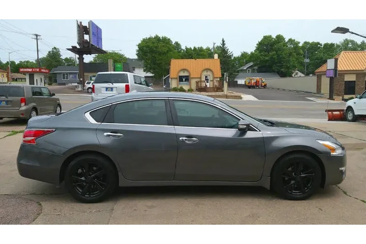 $10999 : 2015 Altima 2.5 SL image 3