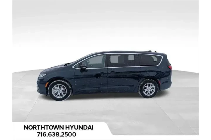 $28553 : Chrysler Pacifica 2024 Touri image 2