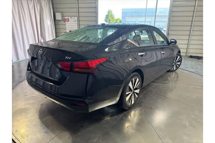 $12999 : Nissan Altima 2022 2.5 SV 4d image 5