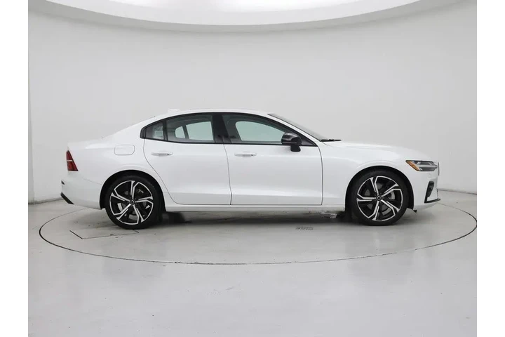 $29998 : Volvo S60 2024 B5 Core Dark image 7
