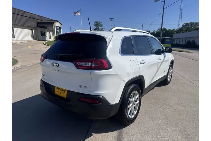 $8900 : 2016 Cherokee Latitude image 6