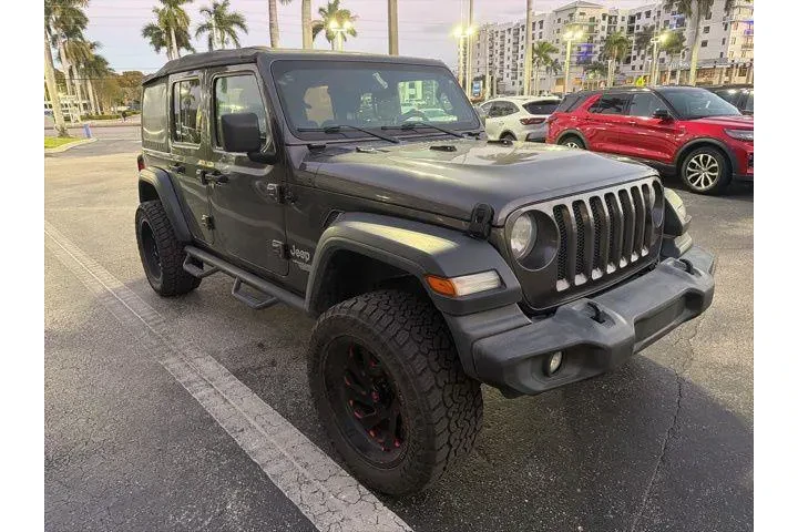 $14997 : Jeep Wrangler Unlimited 2018 image 6