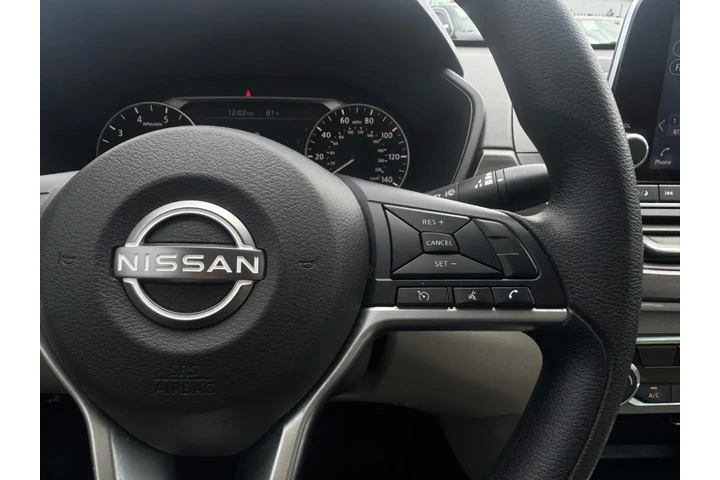 2024 Altima 2.5 SV image 10