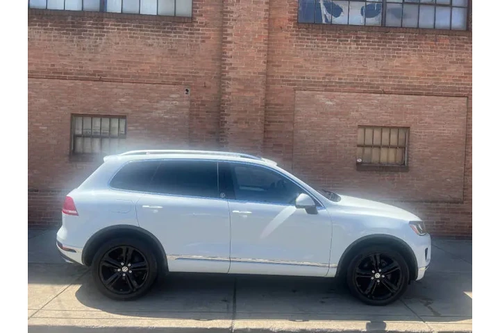 $19999 : 2017 Touareg V6 Wolfsburg image 9