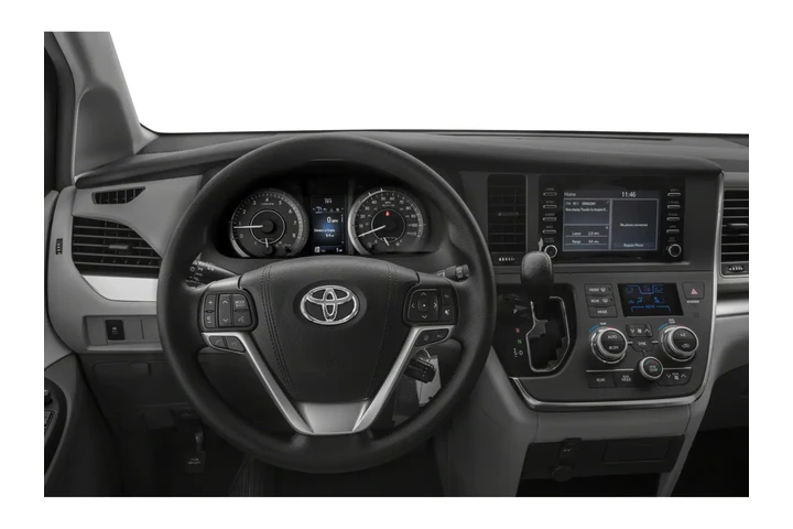 2019 Sienna LE image 4