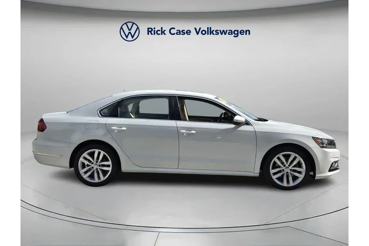 $16103 : Volkswagen Passat 2018 2.0T image 1
