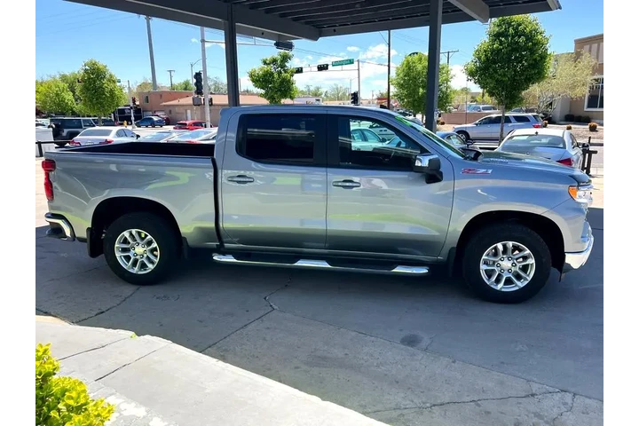 2023 Silverado 1500 LT Crew C image 4