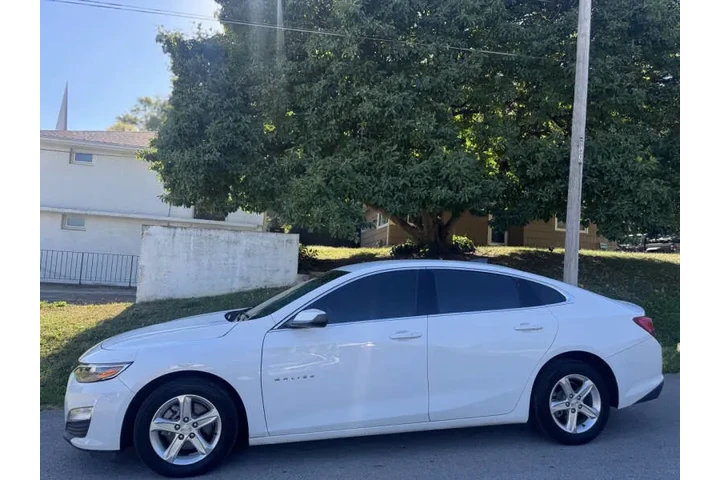 $13999 : 2022 Malibu LS Fleet image 4