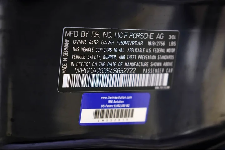 $32990 : 2004 911 Carrera 4S image 1