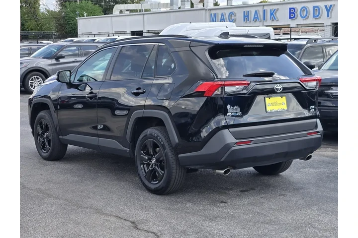 $22791 : Toyota RAV4 2021 AWD XLE 4dr image 6