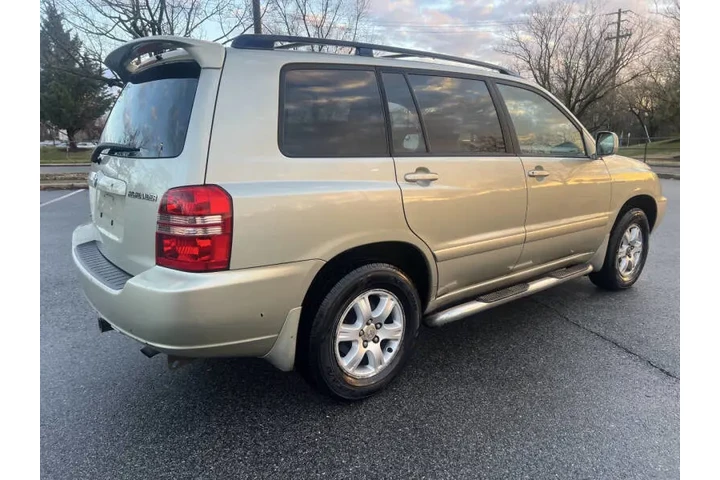 $3900 : 2001 Highlander image 5