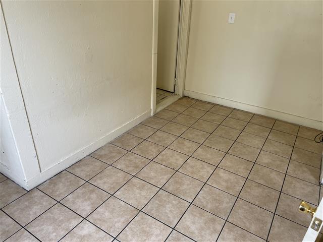 $1695 : 1 BEDROOM 1 BATH FOR RENT image 4