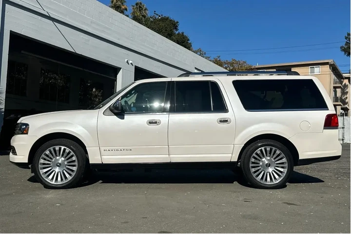 $18900 : Lincoln Navigator L 2017 4x4 image 7