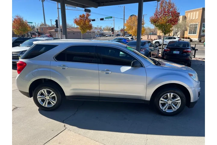 2015 Equinox LS 2WD image 4