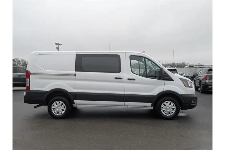 $32992 : Ford Transit 2024 250 3dr SW image 2