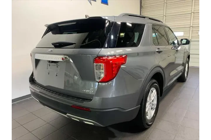 $32950 : Ford Explorer 2023 AWD XLT 4 image 3