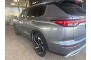 $20128 : Mitsubishi Outlander 2023 SE thumbnail