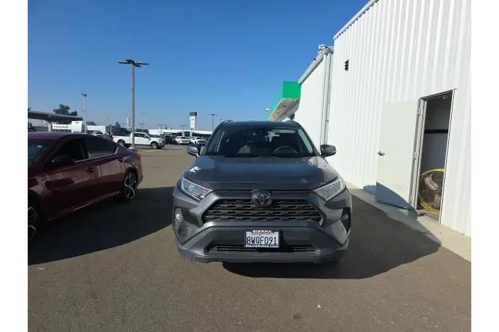 $21900 : Toyota RAV4 2021 XLE 4dr SUV image 2