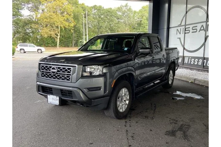 Nissan Frontier 2022 4x4 SV image 8