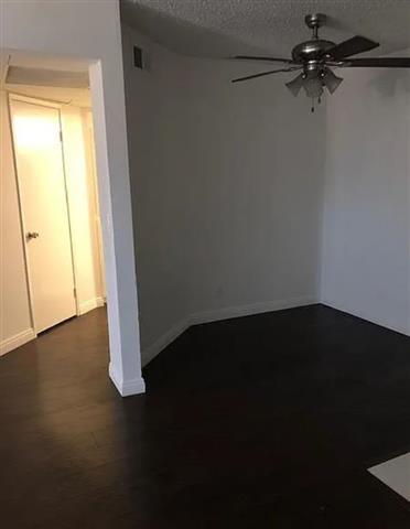 $1400 : 1 Bedroom unit in koreatown image 6