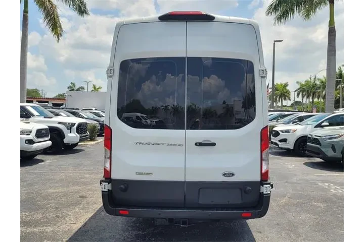 $15990 : Ford Transit 2018 350 HD 3dr image 6