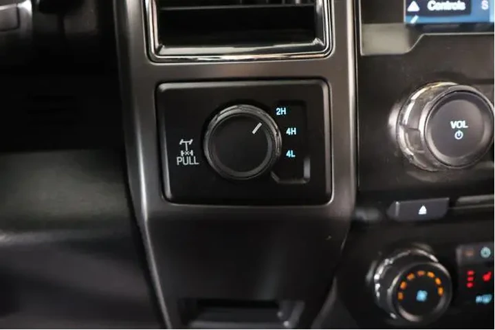 $28250 : Ford F-150 2018 4x4 Lariat 4 image 10